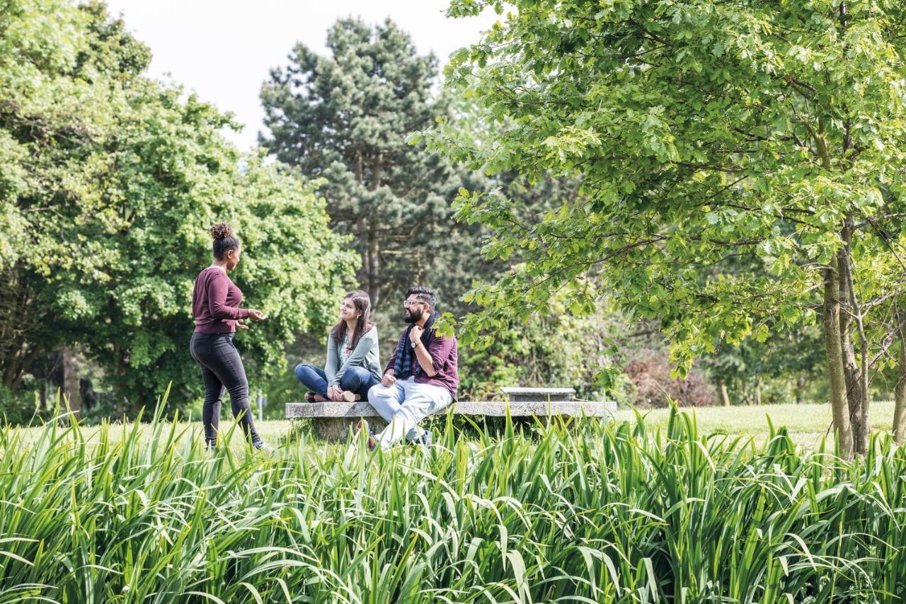 ホテル Keynes College カンタベリー エクステリア 写真