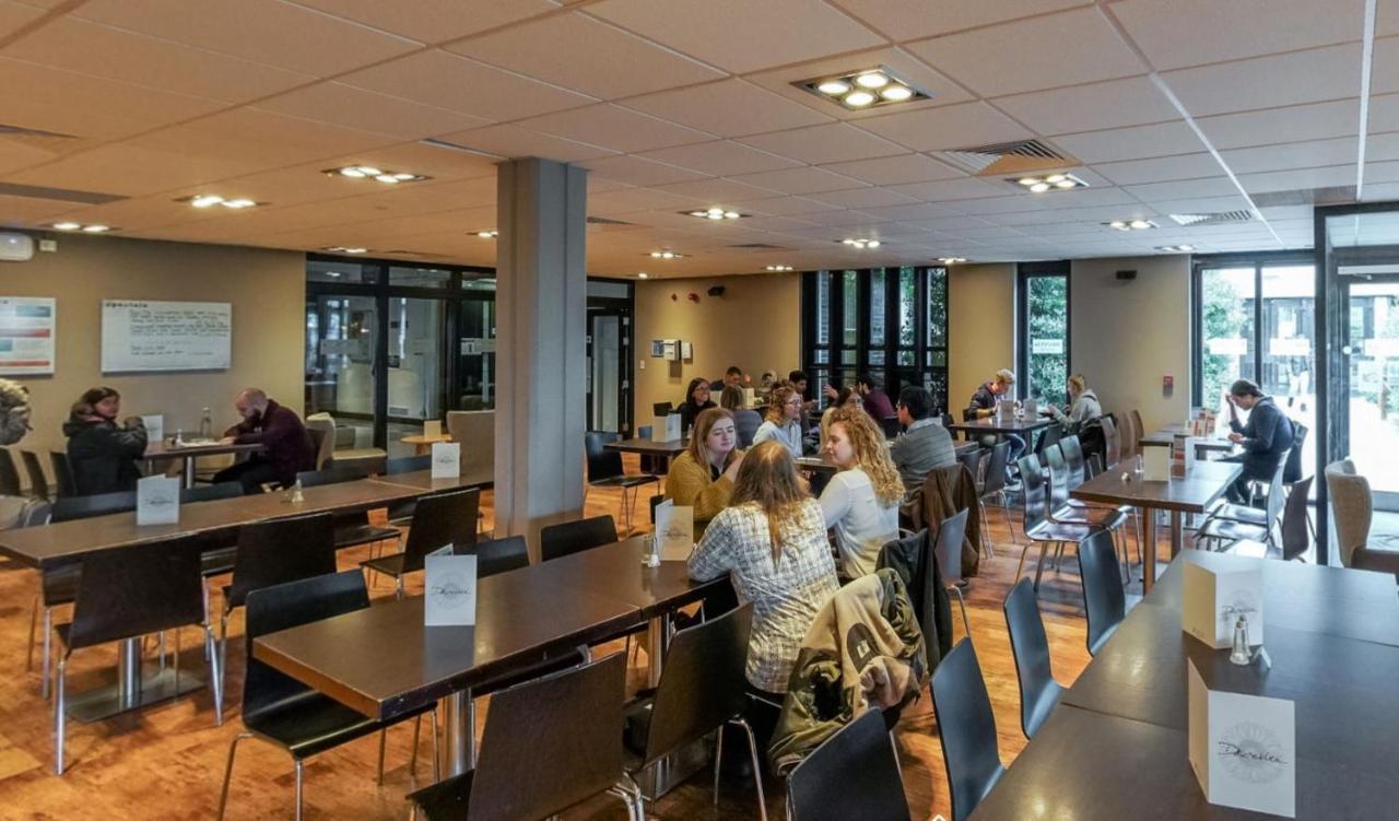 ホテル Keynes College カンタベリー エクステリア 写真