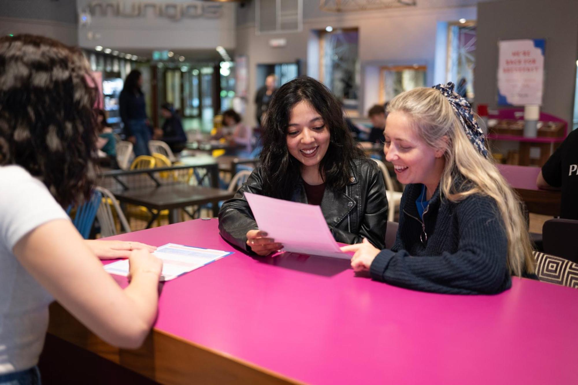 ホテル Keynes College カンタベリー エクステリア 写真